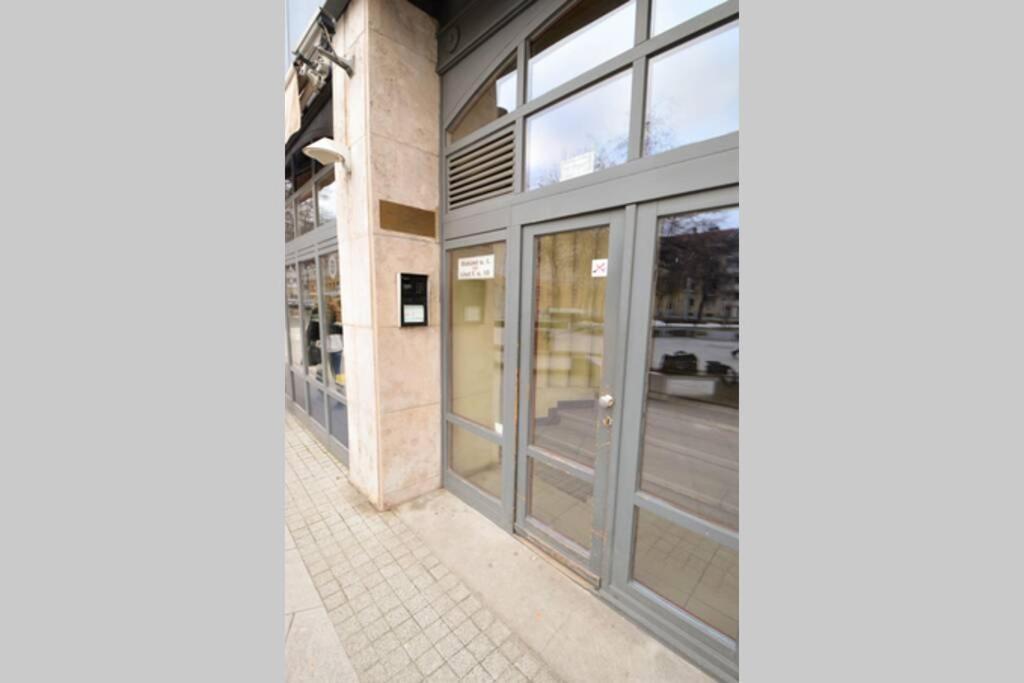 City Center Apartment Debrecen Bagian luar foto
