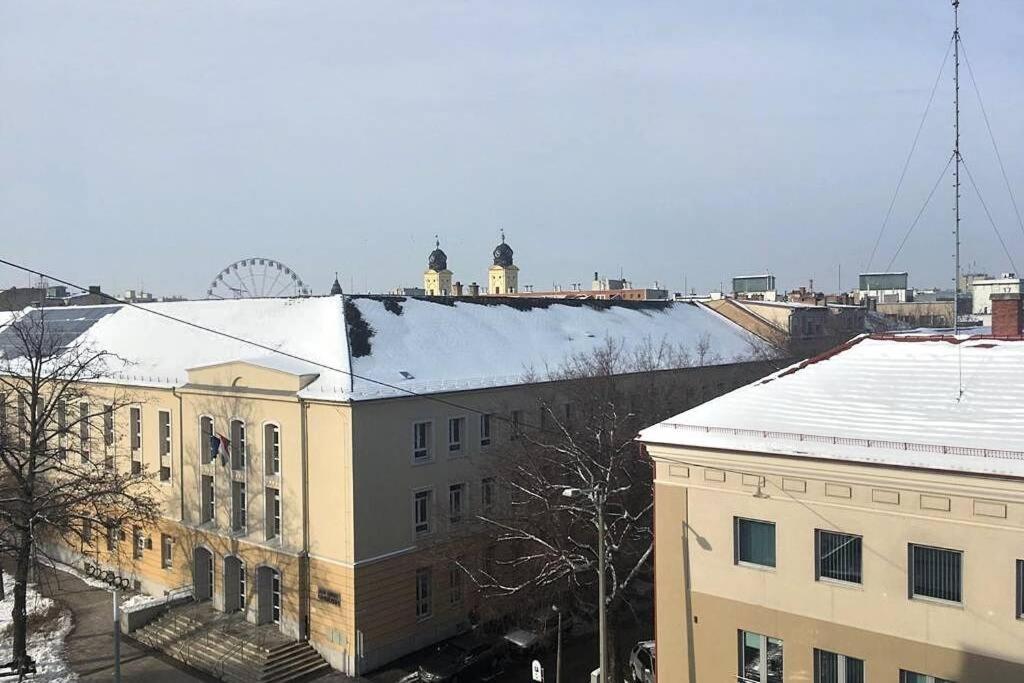 City Center Apartment Debrecen Bagian luar foto