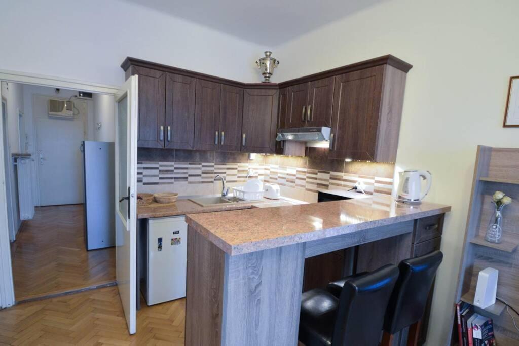 City Center Apartment Debrecen Bagian luar foto